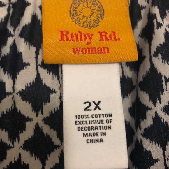 Ruby Red navy & white top size 2X - Picture 3 of 3